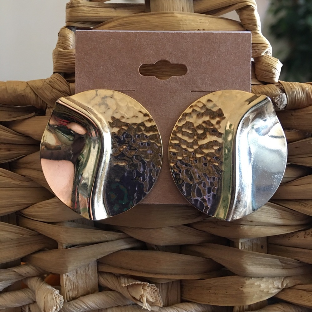 Vintage gold tone hammered disc statement earrings